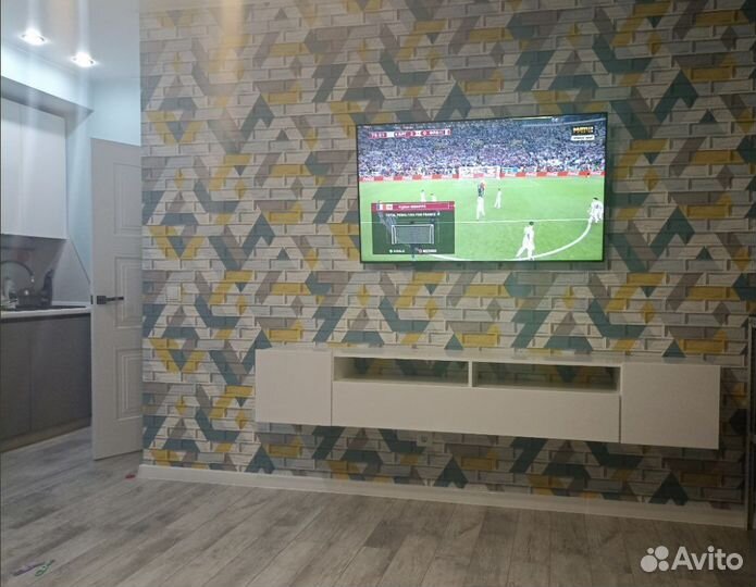 Подвесная тумба для тв белая