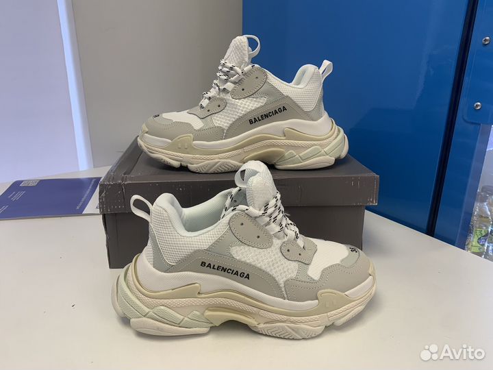 Balenciaga triple s