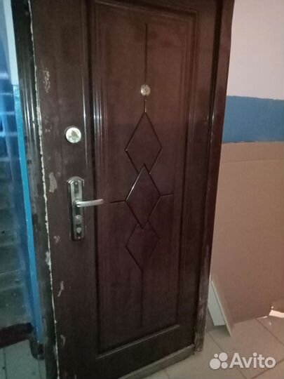 Дверь входная металлическая бу