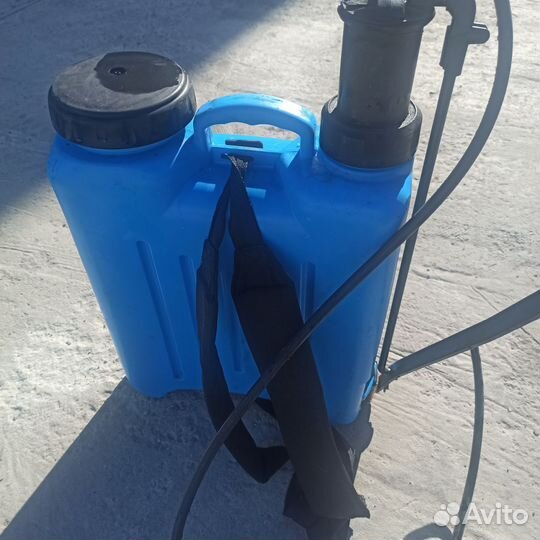 Опрыскиватель садовый ручной