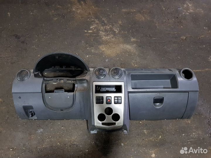 Торпедо Renault Logan 2007 1.4 МКПП