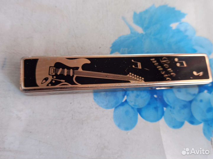 Зажигалка issa коллекционная