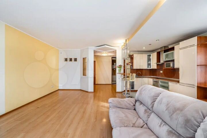 4-к. квартира, 116 м², 8/10 эт.