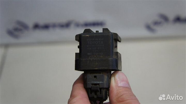 Реле Toyota Avensis
