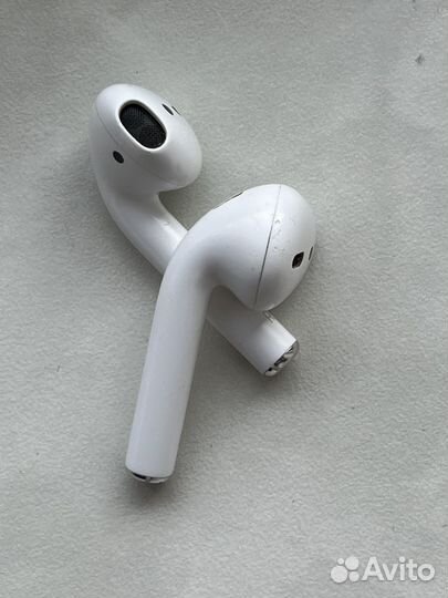 Air pods второго поколения