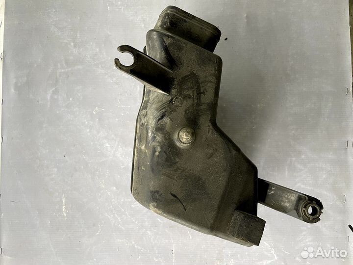 Резонатор воздушного фильтра 9Y502 Nissan Teana