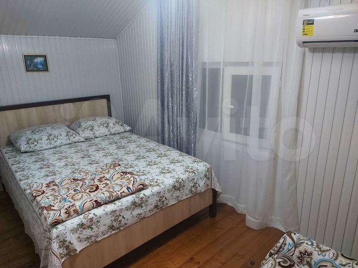 Комната 12 м² в 9-к., 2/4 эт.