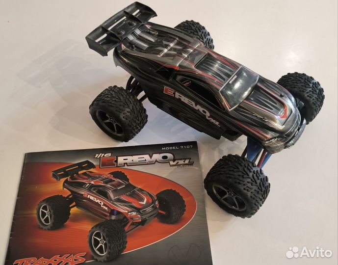 Traxxas e revo 1 16