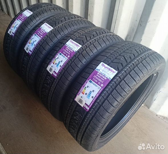 Tourador Winter Pro TSU1 275/45 R21 и 315/40 R21 110V