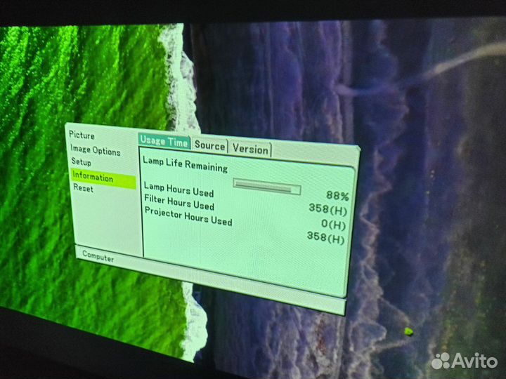 Яркий проектор Nec для домашнего кинотеатра