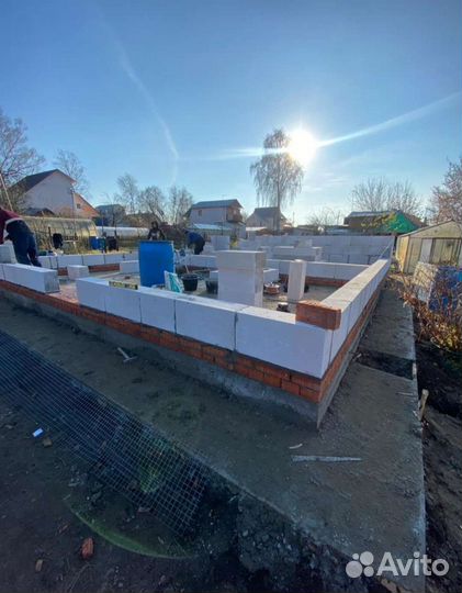 Бригада строителей