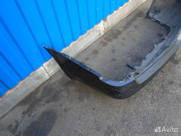 Nissan 85022-AU440 Бампер задний