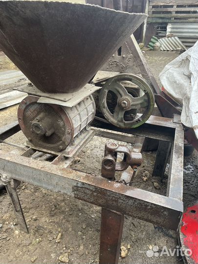 Зернодробилка