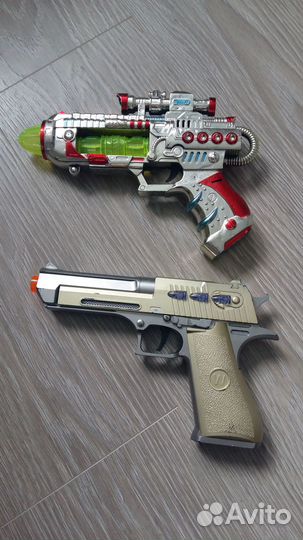 Танк, пистолеты со звуком