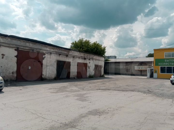 Гараж, > 30 м²