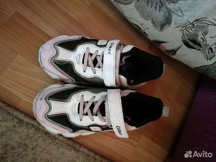 Кроссовки на девочку