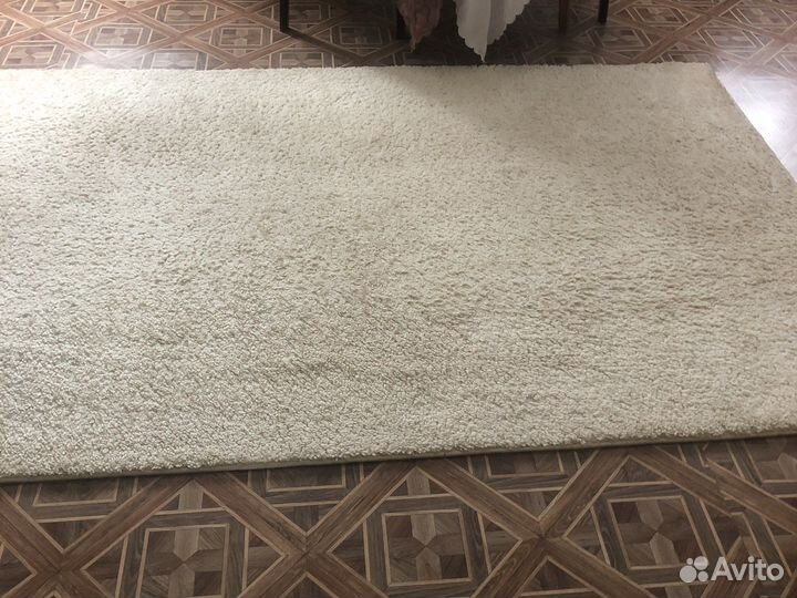 Палас белый 1,8 на 220