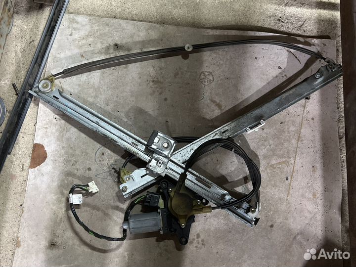 Стеклоподъемник перелний левый Mercedes Vito W639