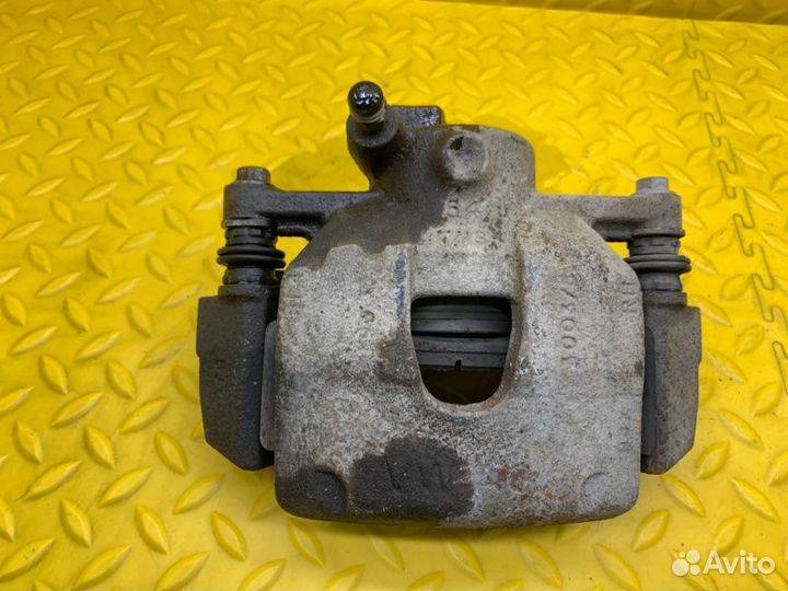 Суппорт тормозной передний правый Volkswagen Polo