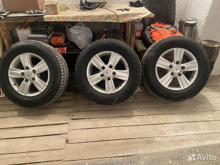 Bridgestone Blizzak Ice 285/65 R18