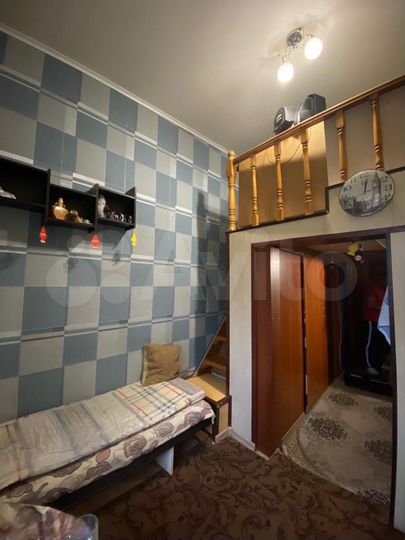 Комната 13,3 м² в > 9-к., 1/3 эт.