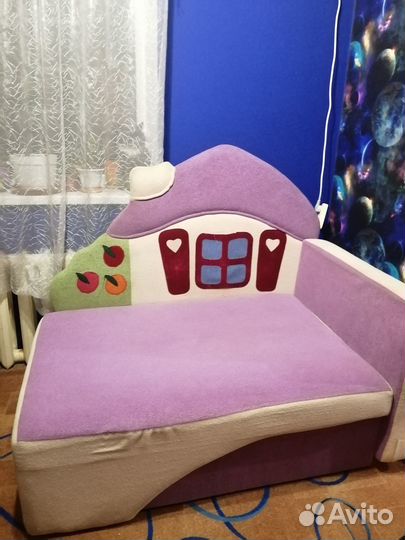 Продам детский диванчик