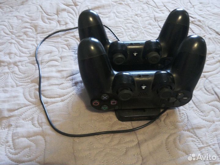 Sony playstation 4 slim 1tb 2 геймпада c играми
