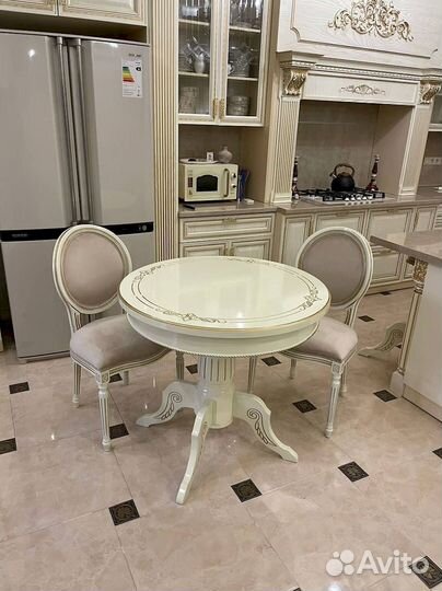 Комплект стол и стулья. В наличии
