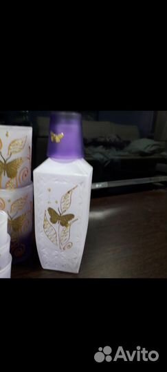 Два набора графин, рюмки, стаканы