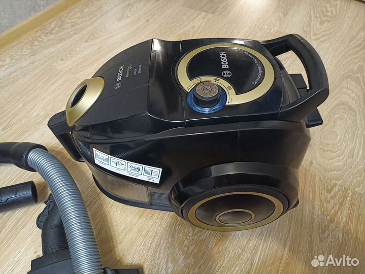 Пылесос Bosch 2400W