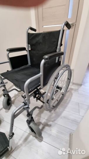 Кресло-коляска инвалидная Barry R1, прогулочная