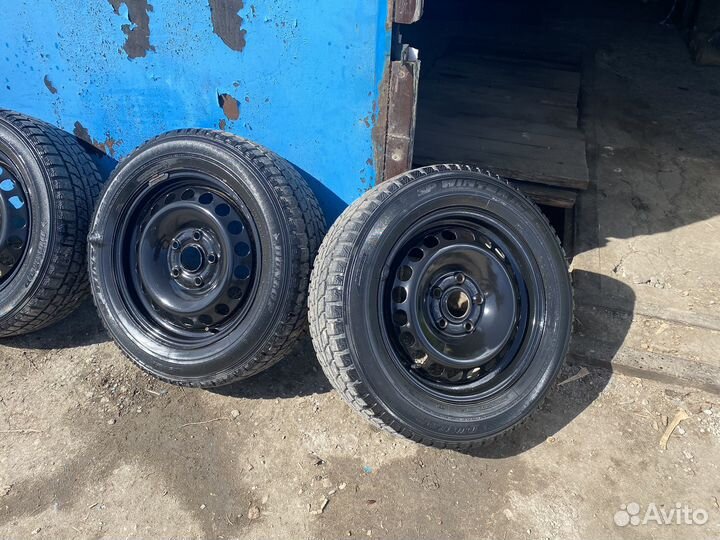 Dunlop SP Winter Ice 01 185/65 R15 88T