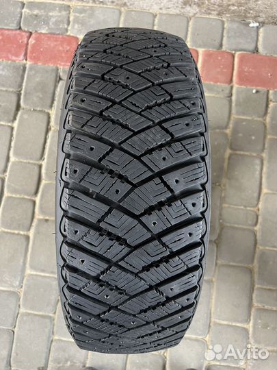 Goodyear Ultragrip Ice Arctic 185/60 R15