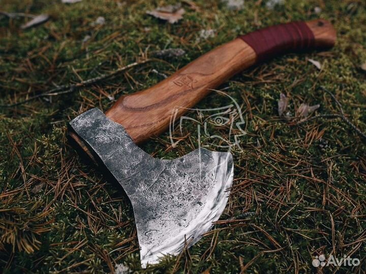 Кованый топор ручной работы