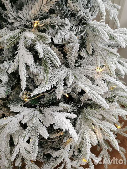 Елка искусственная заснеженная комбинированная 210