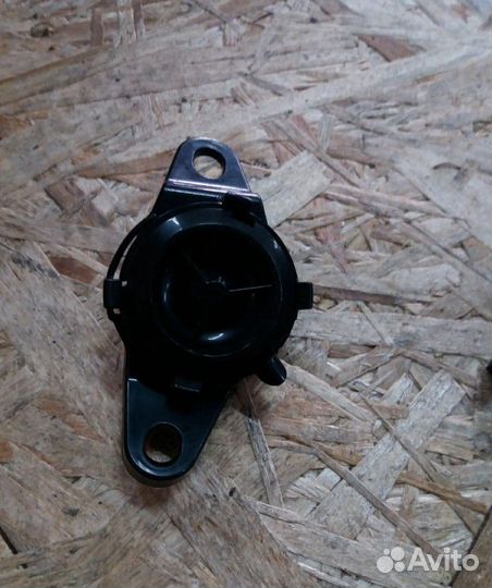 Треугольник двери с твиттером Mitsubishi Pajero 4