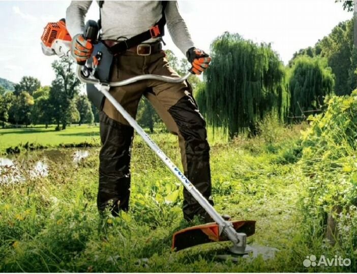 Покос травы триммером