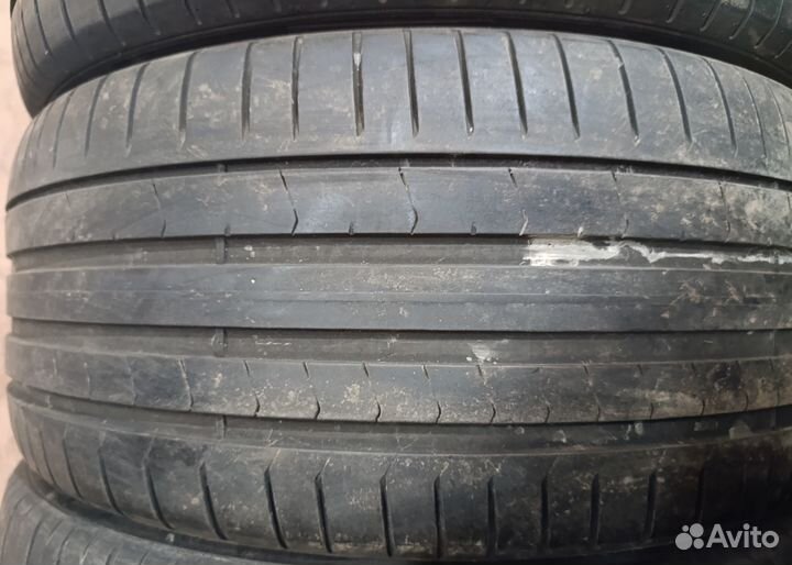 Pirelli P Zero PZ4 265/35 R22 105S