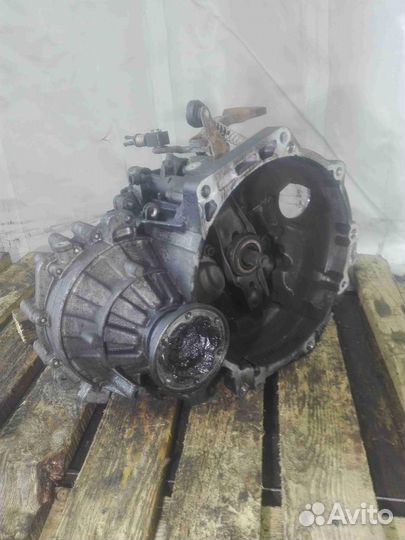 МКПП (механическая коробка переключения передач) V