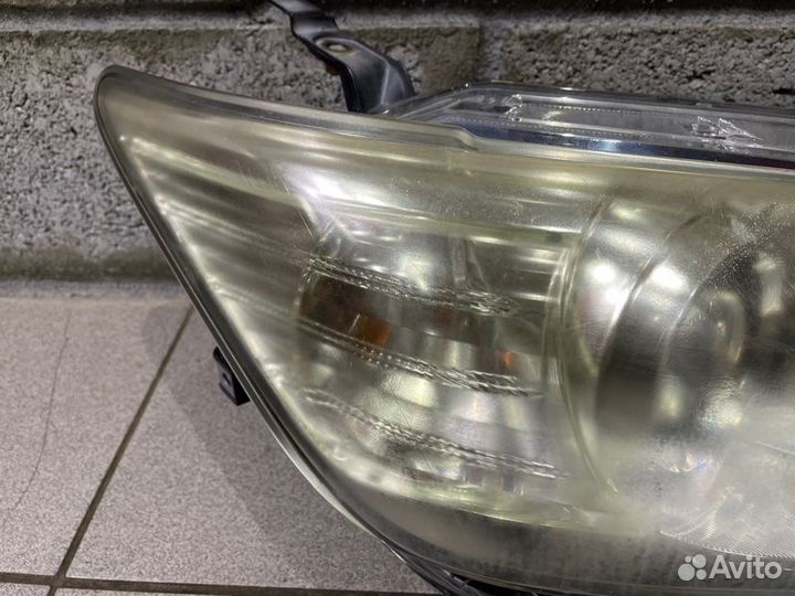 Фара передняя правая Toyota Camry AVV50-1002911