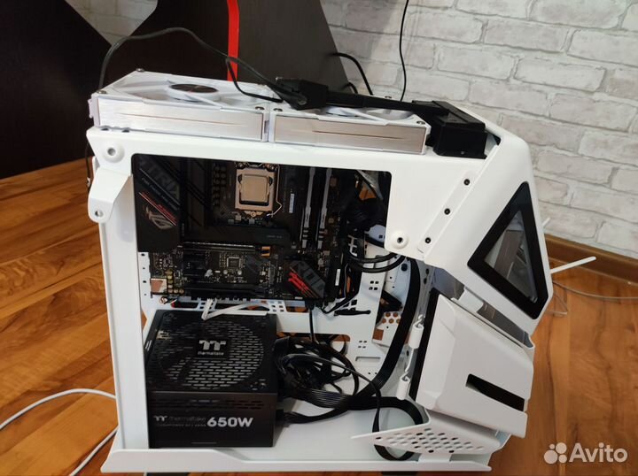 Корпус Thermaltake T200 + Блок питания GF2 650W