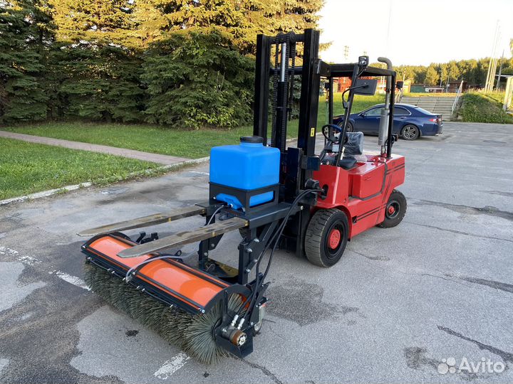 Щетка 1800 мм с орошением для вилочного погрузчика