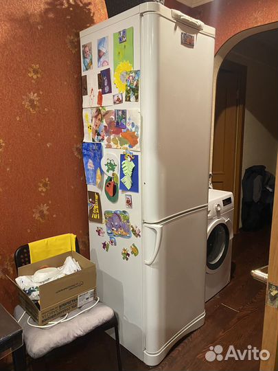Холодильник бу indesit
