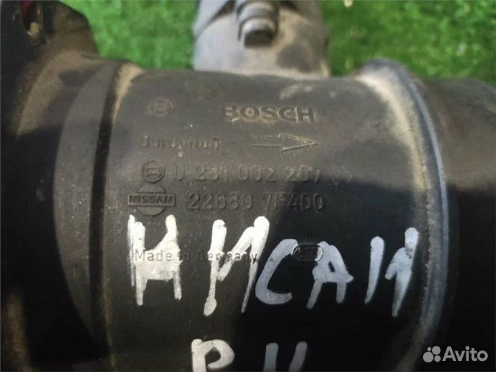 Расходомер воздуха Nissan Primera 2.0 2000