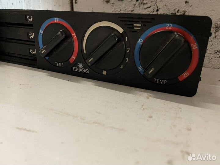 Блок управления печкой BMW 5 E34