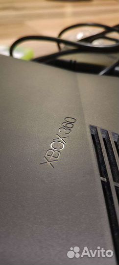 Xbox 360 прошитый + 2 джойстика