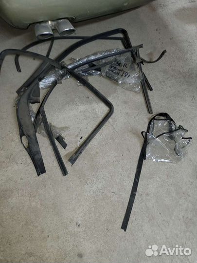 Уплотнитель стекла на бмв е46 седан