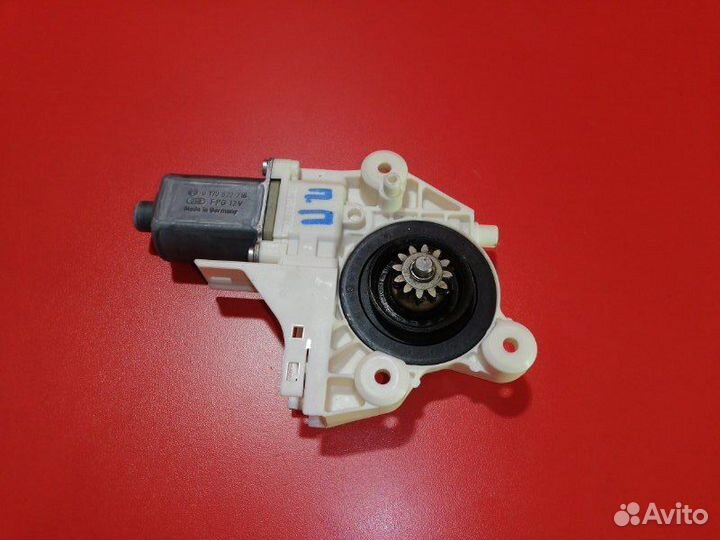 Моторчик стеклоподъемника передний правый Ford