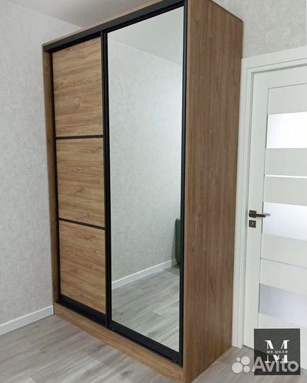 Шкаф с зеркалом