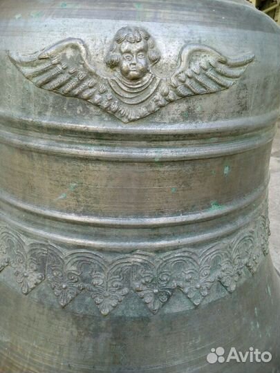 Старинный колокол, церковный